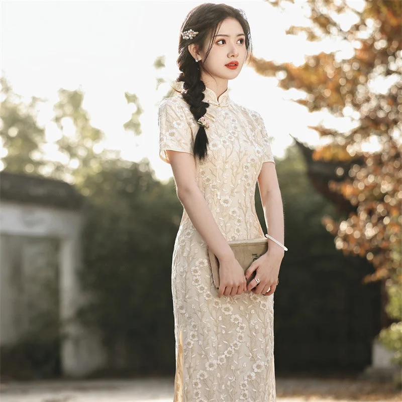 Embroidered Cheongsam Dress with Mid-Length and Literary Girl Details Tunics Fleece cozy